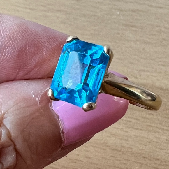 VINTAGE 14K YELLOW GOLD EMERALD STEP CUT BLUE TOPAZ RING CLASSIC ENGAGEMENT - Picture 2 of 16
